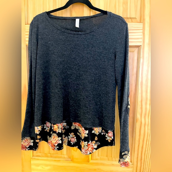 Long sleeve gray blouse with flower print skirt and elbow cut out. - Picture 1 of 3